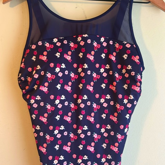 Amoeba Elba High Neckline Swimsuit - Picture 4 of 5